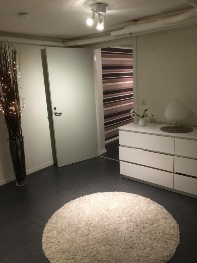 Bo Centralt I Vaernamo Exterior foto